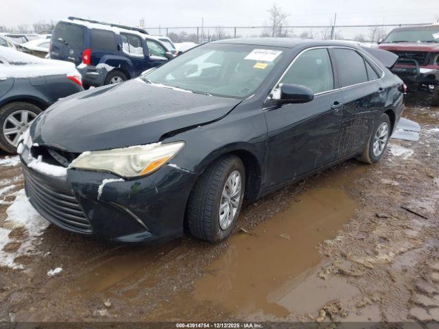 Toyota Camry Le Image 16