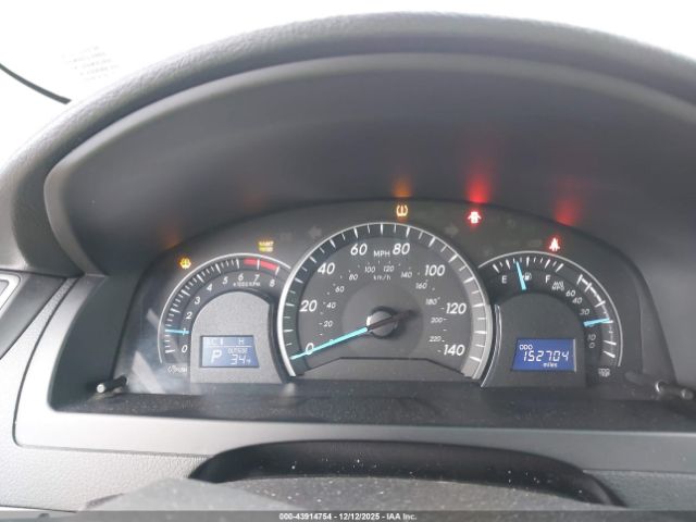 Toyota Camry Le Image 12