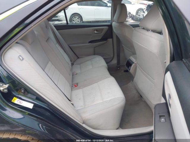 Toyota Camry Le Image 2