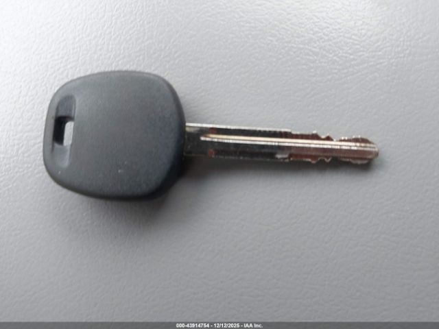 Toyota Camry Le Image 11