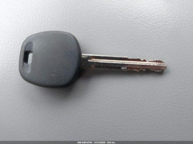 Toyota Camry Le Image 11