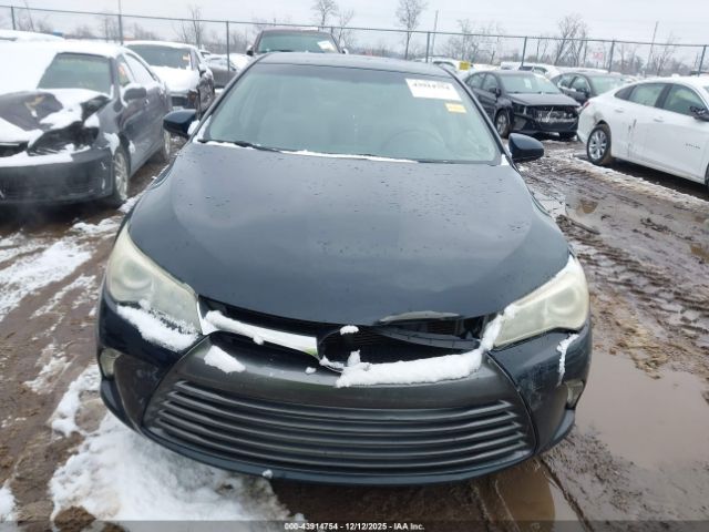 Toyota Camry Le Image 5