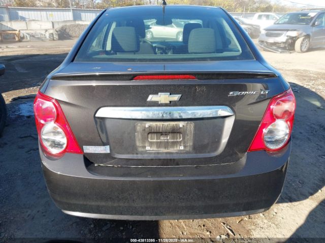 Chevrolet Sonic Lt Auto Image 12