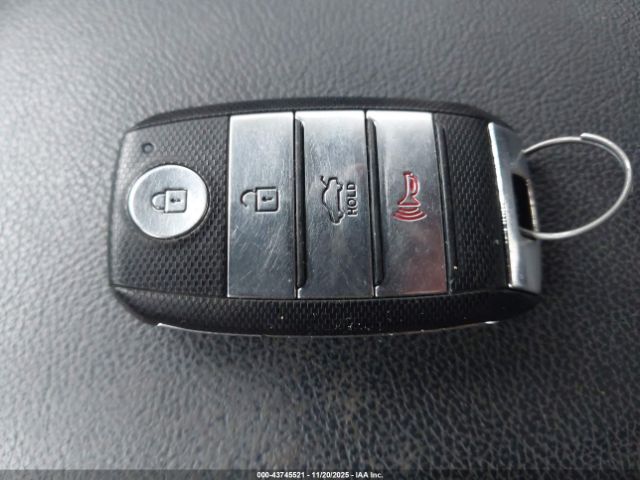 Kia Optima S Image 9