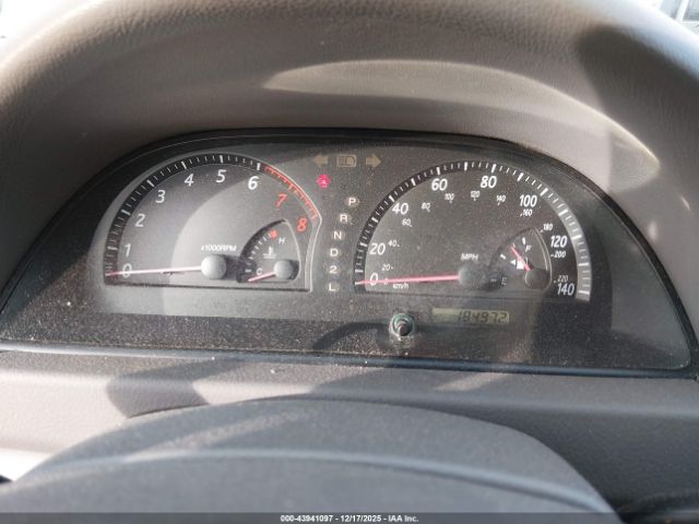 Toyota Camry Le Image 12