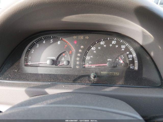 Toyota Camry Le Image 12