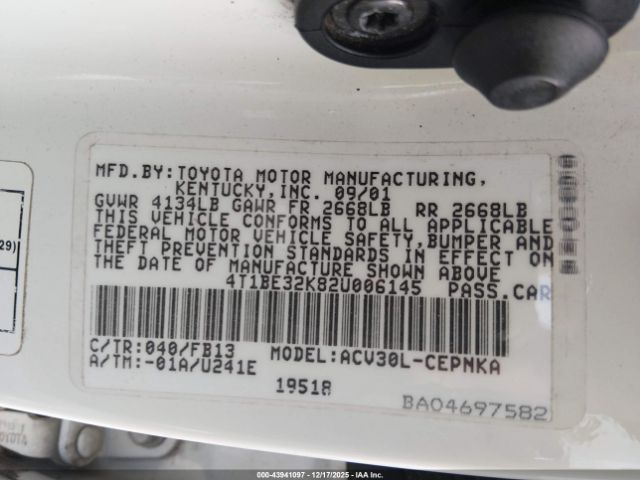 Toyota Camry Le Image 13