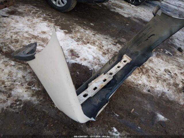 Toyota Camry Le Image 7