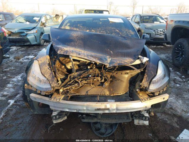 Tesla Model 3 Performance Dual Motor All-wheel Drive Image 14