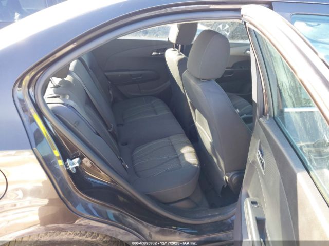 Chevrolet Sonic Lt Auto Image 8