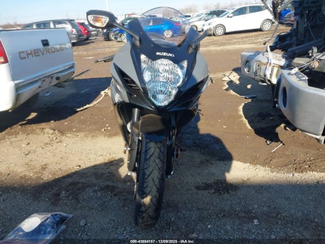 Suzuki Gsx-r600 Image 5