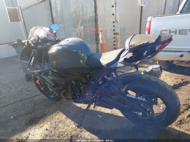 Suzuki Gsx-r600 Image 3