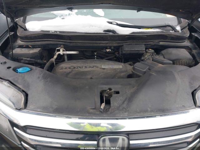 Honda Pilot Touring Image 7