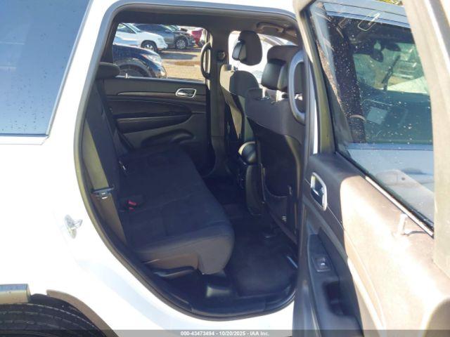 Jeep Grand Cherokee Laredo E 4x4 Image 4