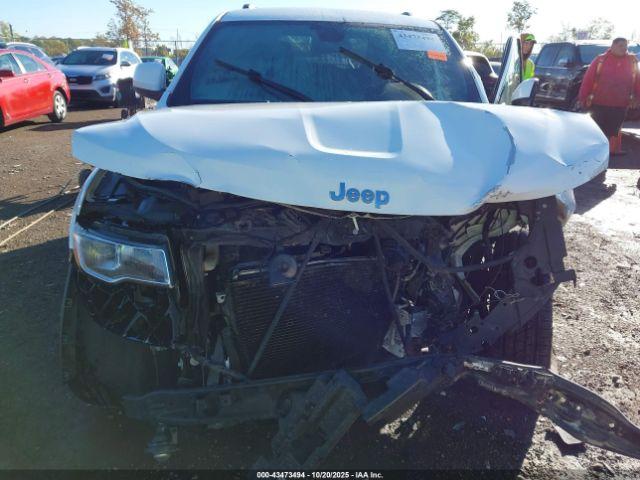 Jeep Grand Cherokee Laredo E 4x4 Image 16