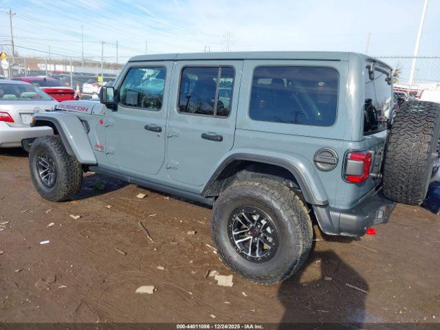 Jeep Wrangler 4-door Recon 4x4 Image 12
