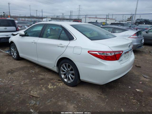 Toyota Camry Xle Image 2