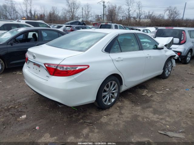 Toyota Camry Xle Image 10
