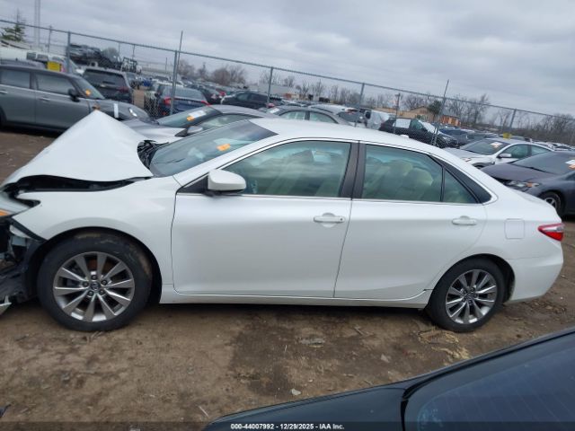 Toyota Camry Xle Image 16