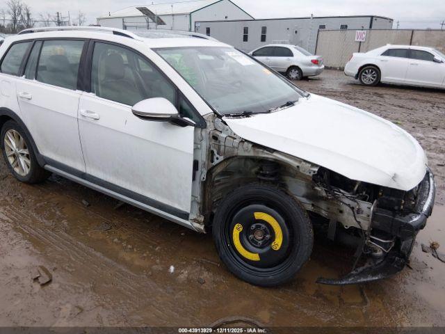 Salvage Volkswagen Golf