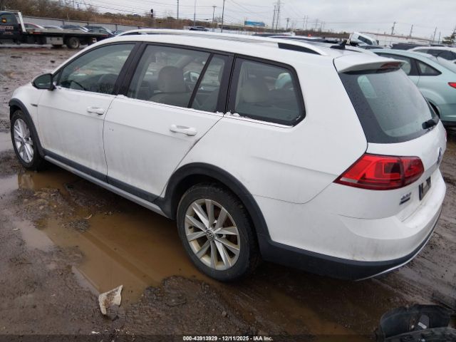 Volkswagen Golf Image 2