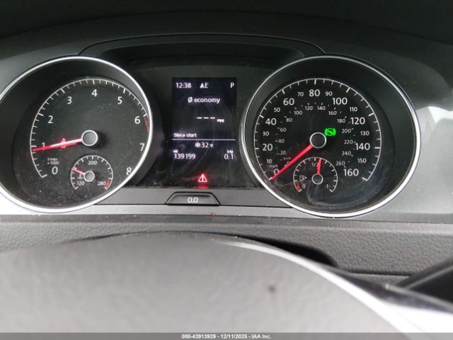 Volkswagen Golf Image 8