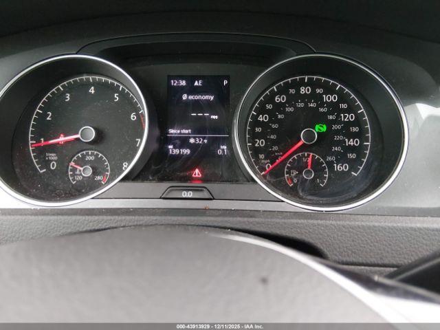 Volkswagen Golf Image 8