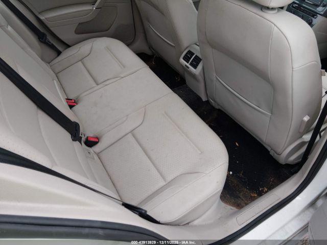 Volkswagen Golf Image 16