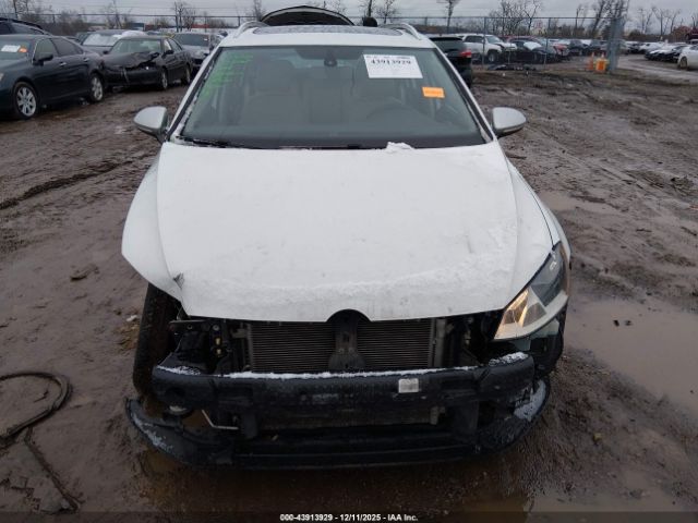 Volkswagen Golf Image 12