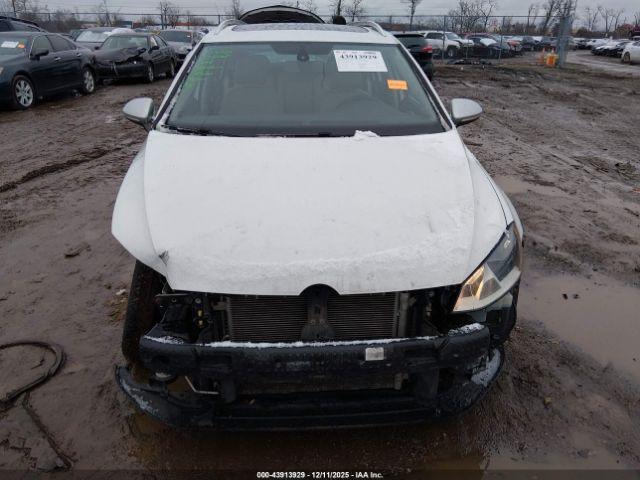 Volkswagen Golf Image 12