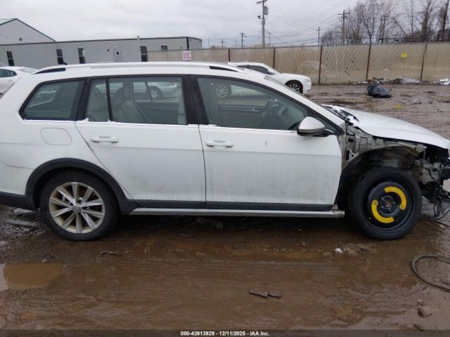 Volkswagen Golf Image 15