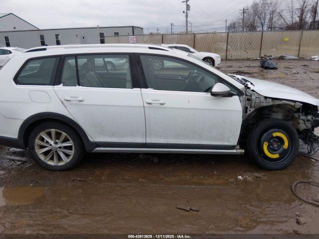 Volkswagen Golf Image 15