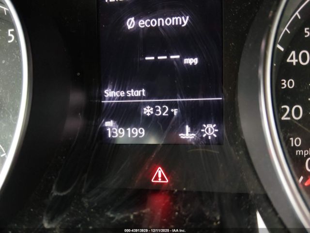 Volkswagen Golf Image 9