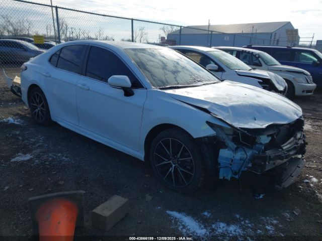 Toyota Camry Se Image 1