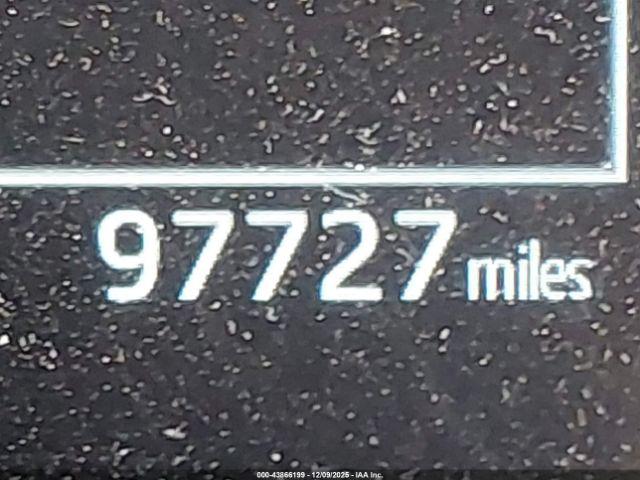 Toyota Camry Se Image 14