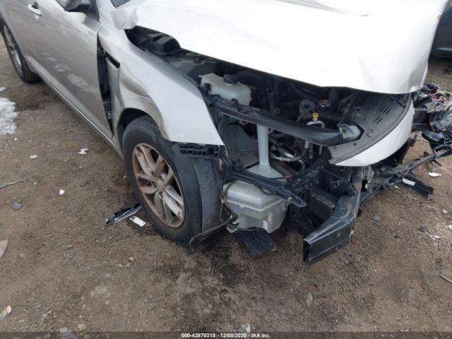 Kia Optima Lx Image 9