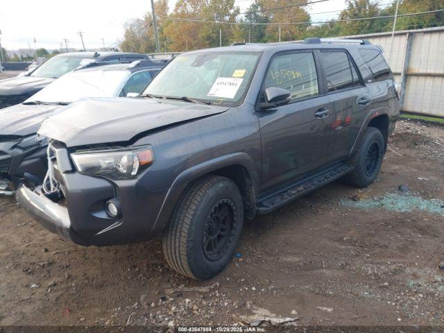 Toyota 4Runner Sr5 Premium Image 2