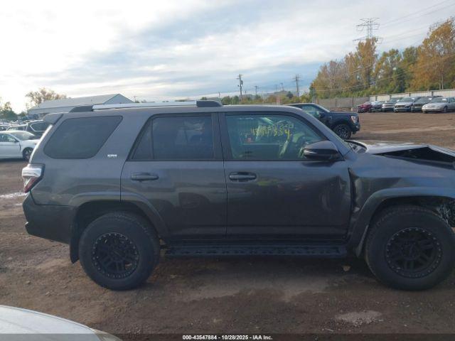 Toyota 4Runner Sr5 Premium Image 11