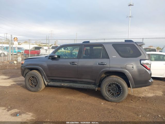 Toyota 4Runner Sr5 Premium Image 13