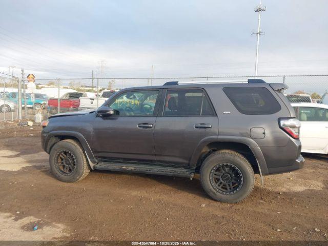 Toyota 4Runner Sr5 Premium Image 13