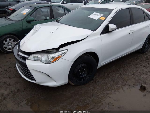 Toyota Camry Le Image 13