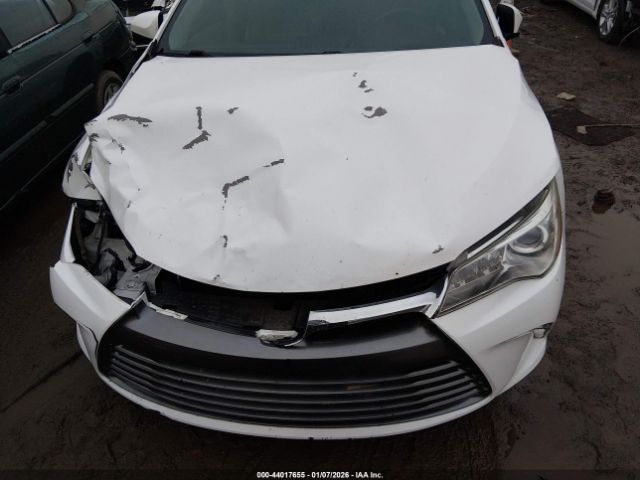 Toyota Camry Le Image 4