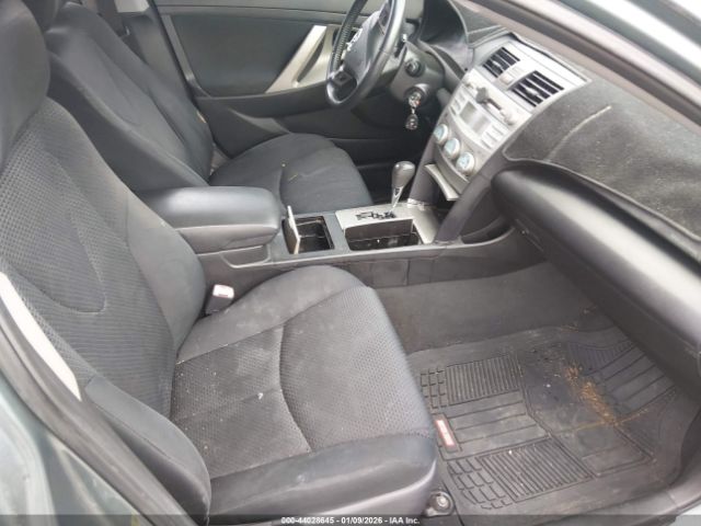 Toyota Camry Se Image 3