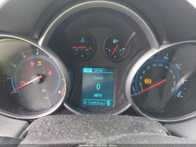 Chevrolet Cruze Ls Auto Image 14