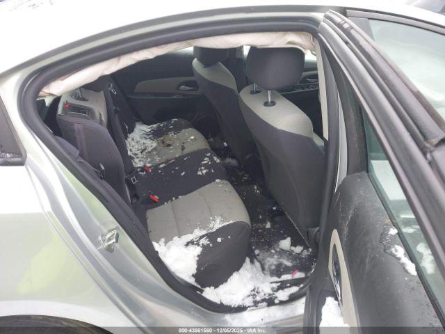 Chevrolet Cruze Ls Auto Image 17