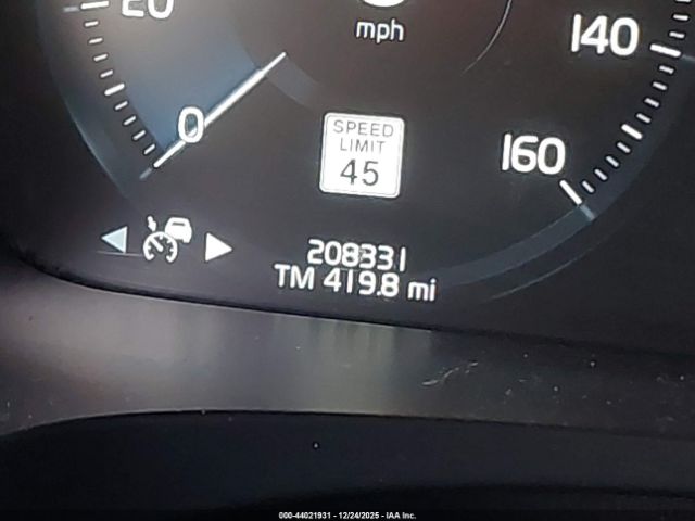 Volvo S90 T6 Momentum Image 17