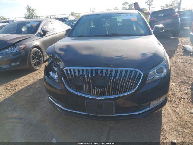 Buick LaCrosse Sport Touring Image 4