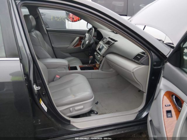 Toyota Camry Xle V6 Image 6