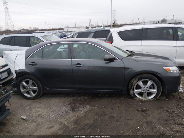 Toyota Camry Xle V6 Image 5