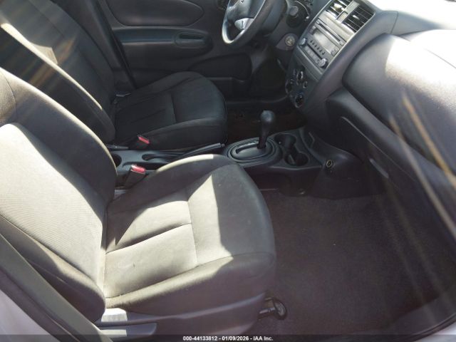 Nissan Versa 1.6 S+ Image 9